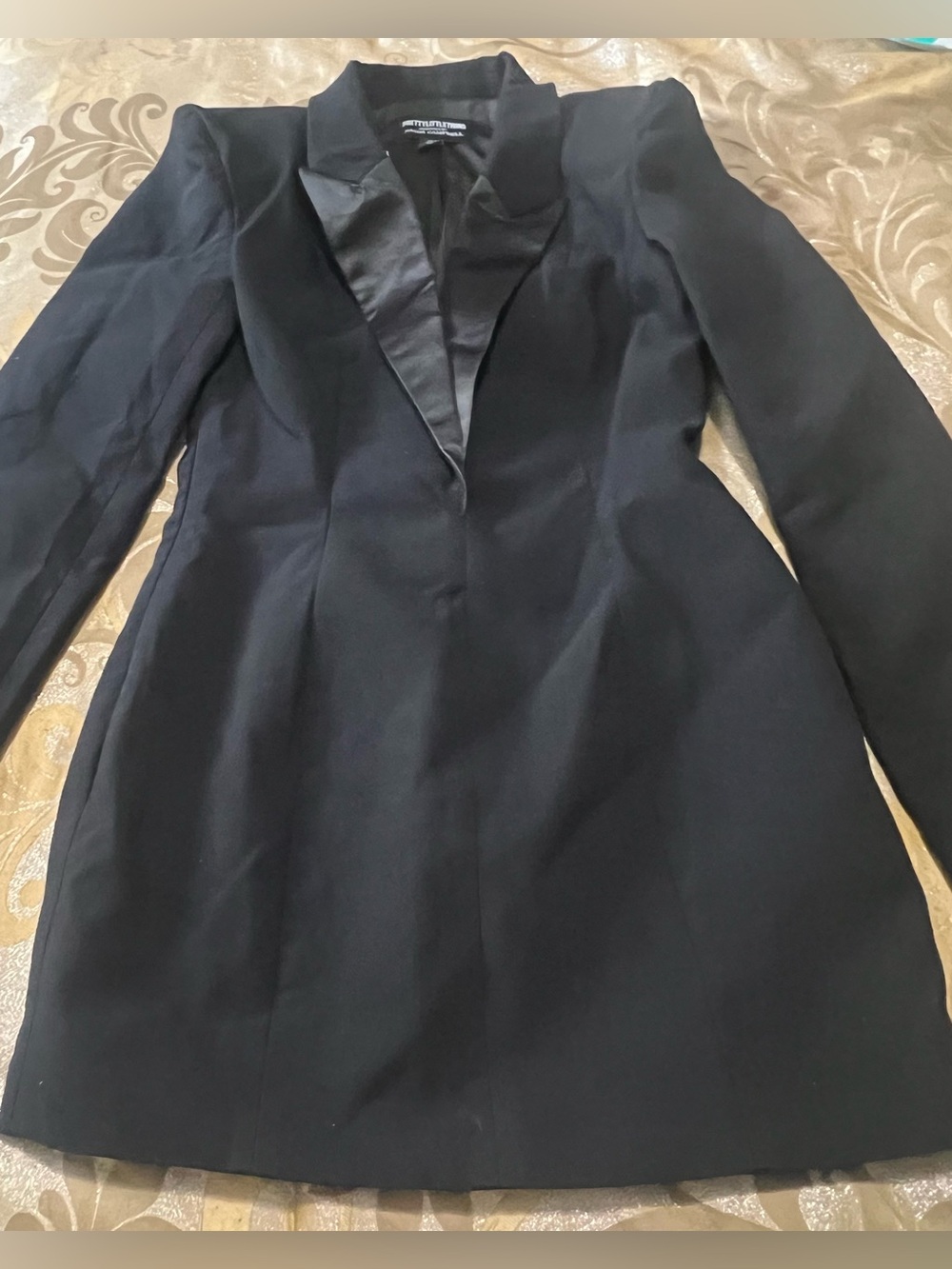 NWT Pretty Little Thing Black Satin Lapel Blazer Dress Size 2